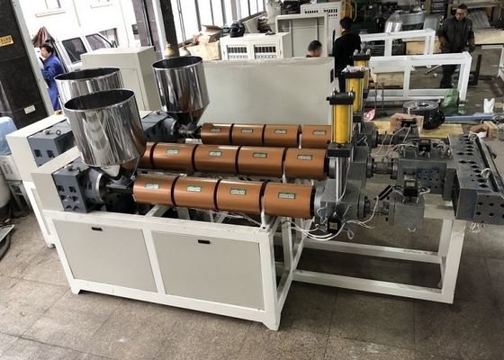 自動ポリ塩化ビニールのまめ機械食糧は機械を作る使い捨て可能なお弁当箱を取り除く